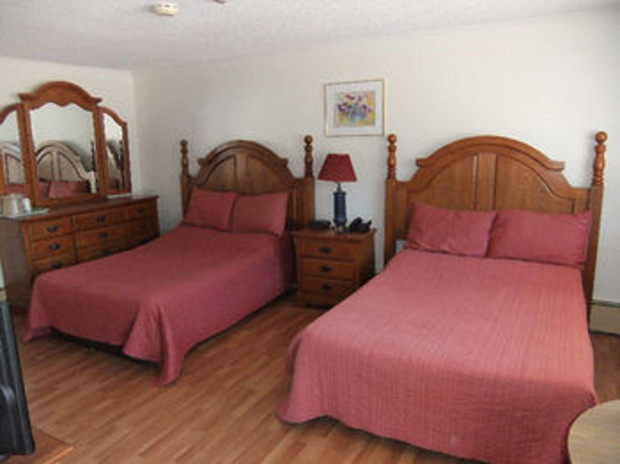 Stonehouse Motel And Restaurant Truro Dış mekan fotoğraf